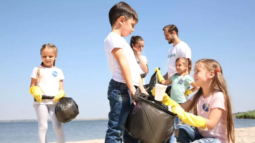 用時間做公益來培養品德，是指帶孩子實際付出時間，做對社會上有幫助的事。